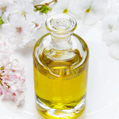 What is the difference between fragrance oils and essential oils?
